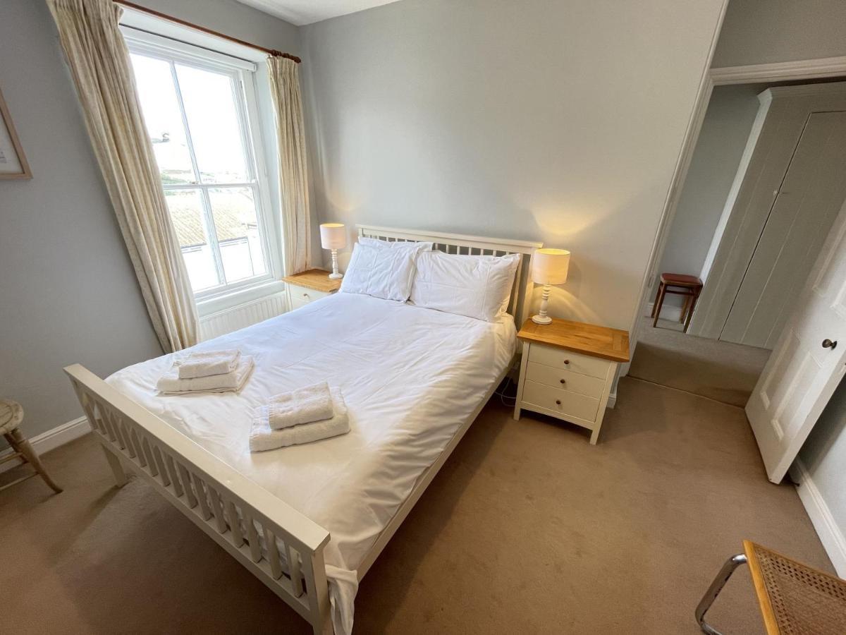 37 Trenwith Place, Charming Family Home & Garden! St Ives  Luaran gambar